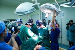 假体隆胸对身体有什么危害吗(假体隆胸对身体有什么影响)