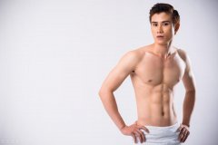 瘦弱青年怎么练肌肉(特别瘦怎么练肌肉)