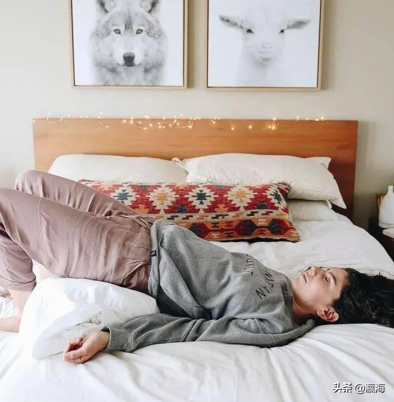 床上瑜伽动作，每天睡前练，瘦腿塑形果好