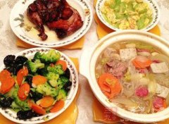 晚餐怎么吃才减肥(晚餐怎么吃减肥?)