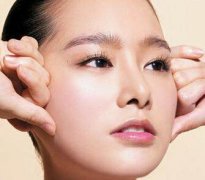 怎么用矿泉水瓶瘦脸图(矿泉水瓶瘦脸法)