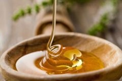 喝蜂蜜怎么减肥(喝蜂蜜减肥的佳时间)