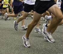 田径跑步怎么训练(怎样训练田径)