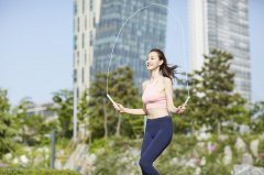 跳绳跳的小腿疼怎么办(跳跳绳跳的腿疼怎么办)