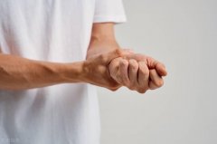 怎么样可以排清体内的毒素(怎样可以排出身体的毒素)