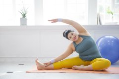 怎么坐才能预防坐着发胖(怎么坐不会长胖)