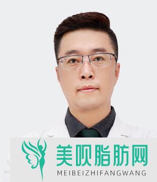 重庆阿玛施眼科门诊部杜鹏