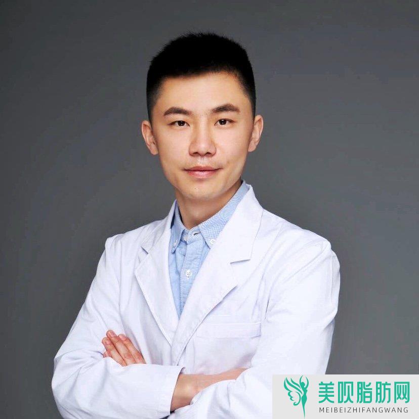 重庆荣美医疗美容医院陈伟