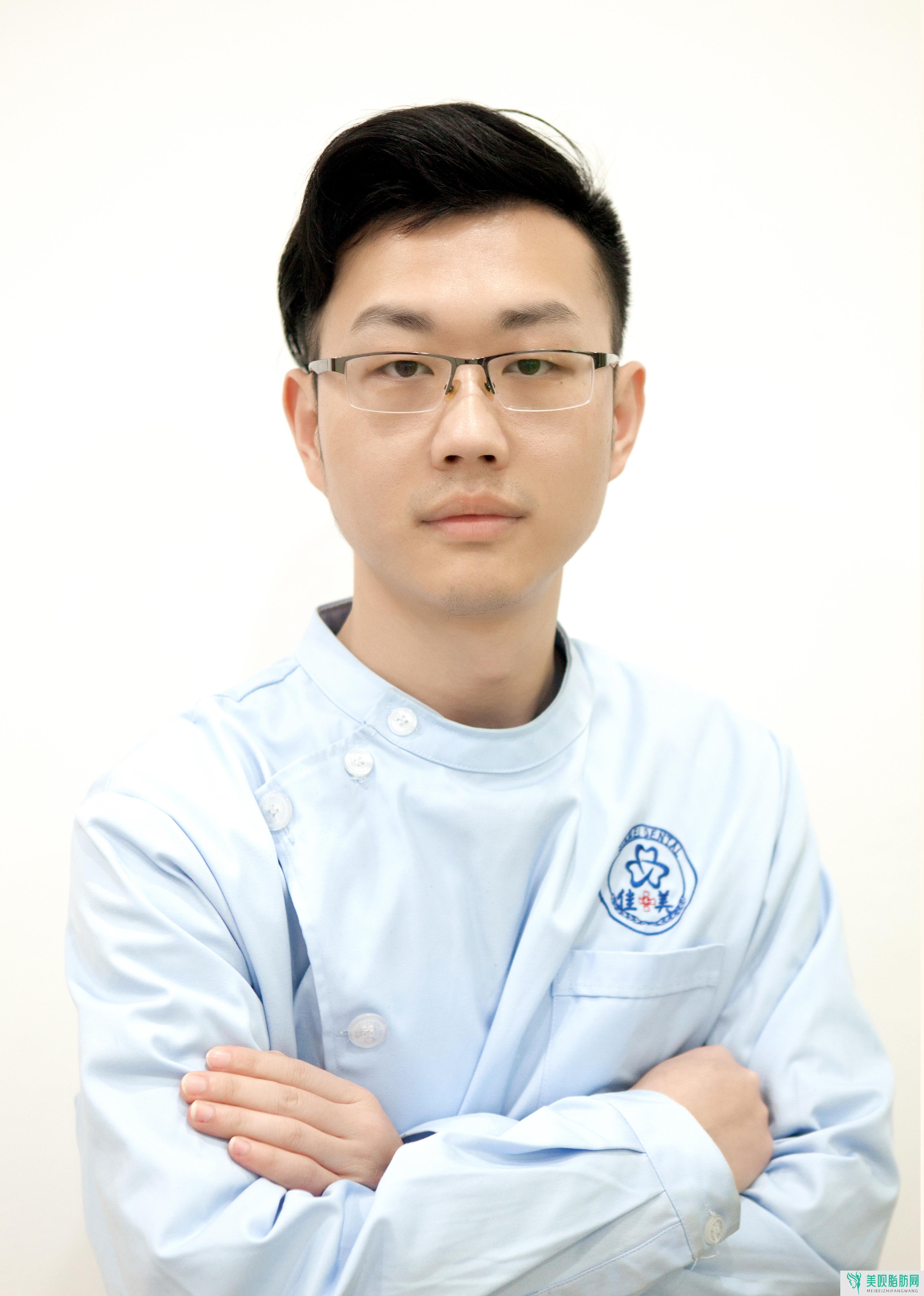泉州霈云医疗美容门诊部邓少卿
