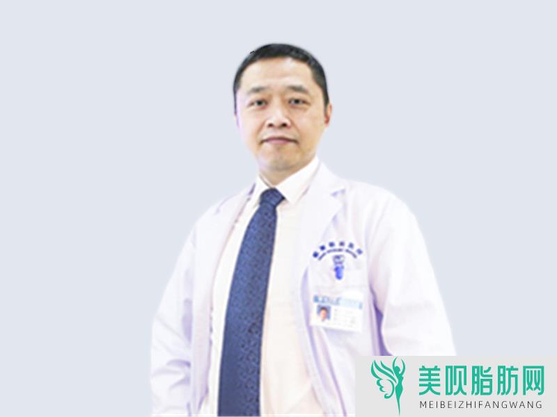 赤峰朝聚眼科医院翟长斌