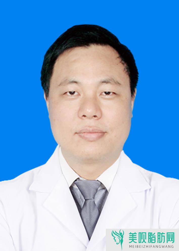 都江堰爱尔眼科医院雷春涛